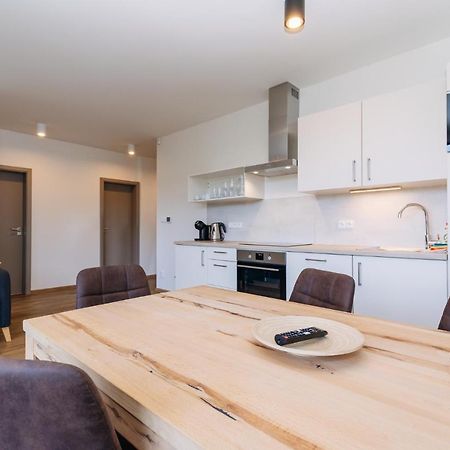 Apartment Enzian Loučná pod Klínovcem Exteriör bild