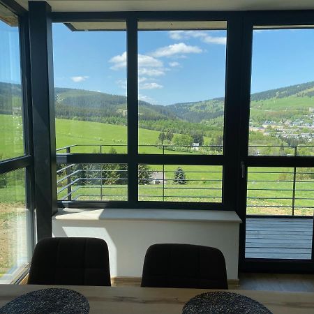 Apartment Enzian Loučná pod Klínovcem Exteriör bild