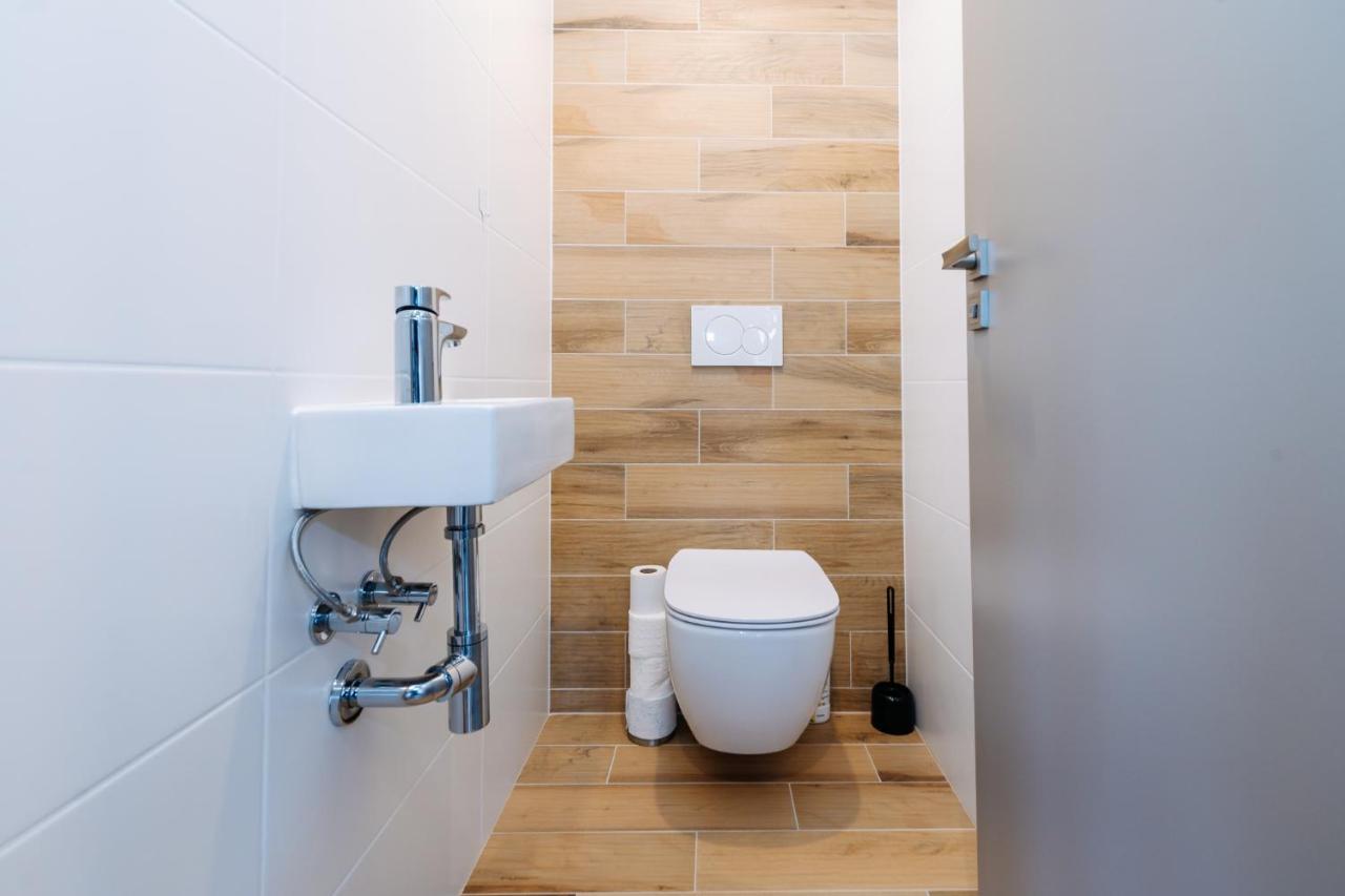 Apartment Enzian Loučná pod Klínovcem Exteriör bild