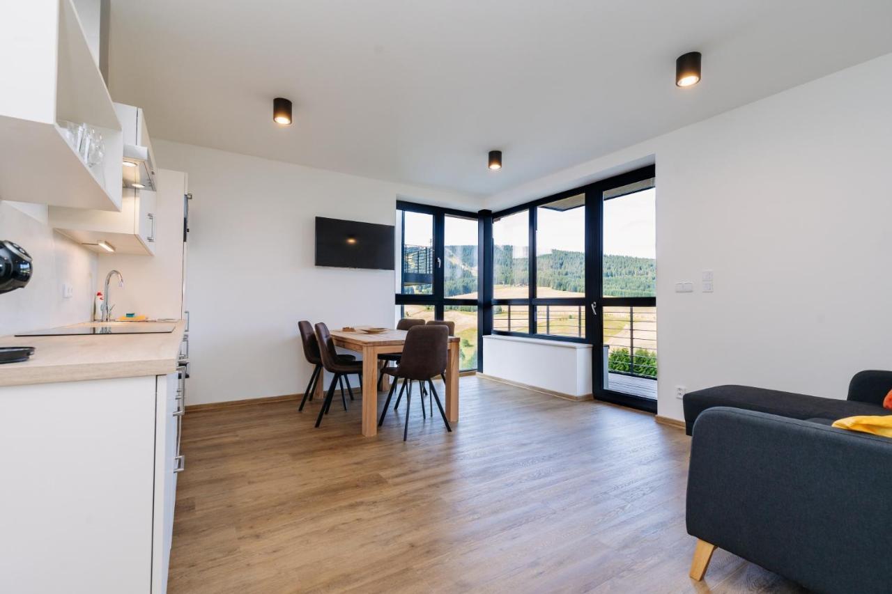 Apartment Enzian Loučná pod Klínovcem Exteriör bild