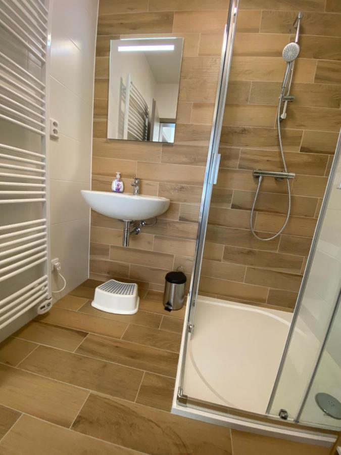 Apartment Enzian Loučná pod Klínovcem Exteriör bild