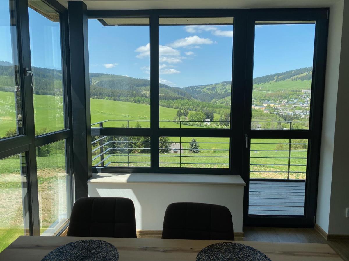 Apartment Enzian Loučná pod Klínovcem Exteriör bild