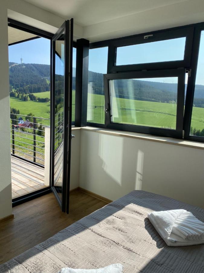 Apartment Enzian Loučná pod Klínovcem Exteriör bild