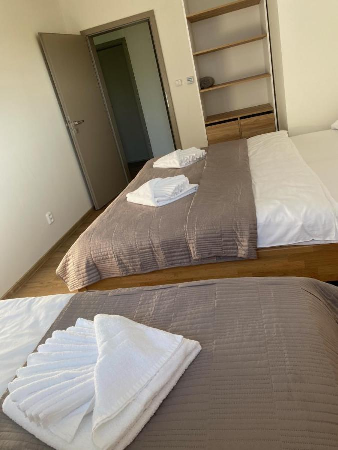 Apartment Enzian Loučná pod Klínovcem Exteriör bild